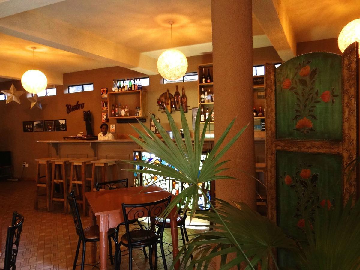 Ikweta Country Inn Maua Kaathene ภายนอก รูปภาพ
